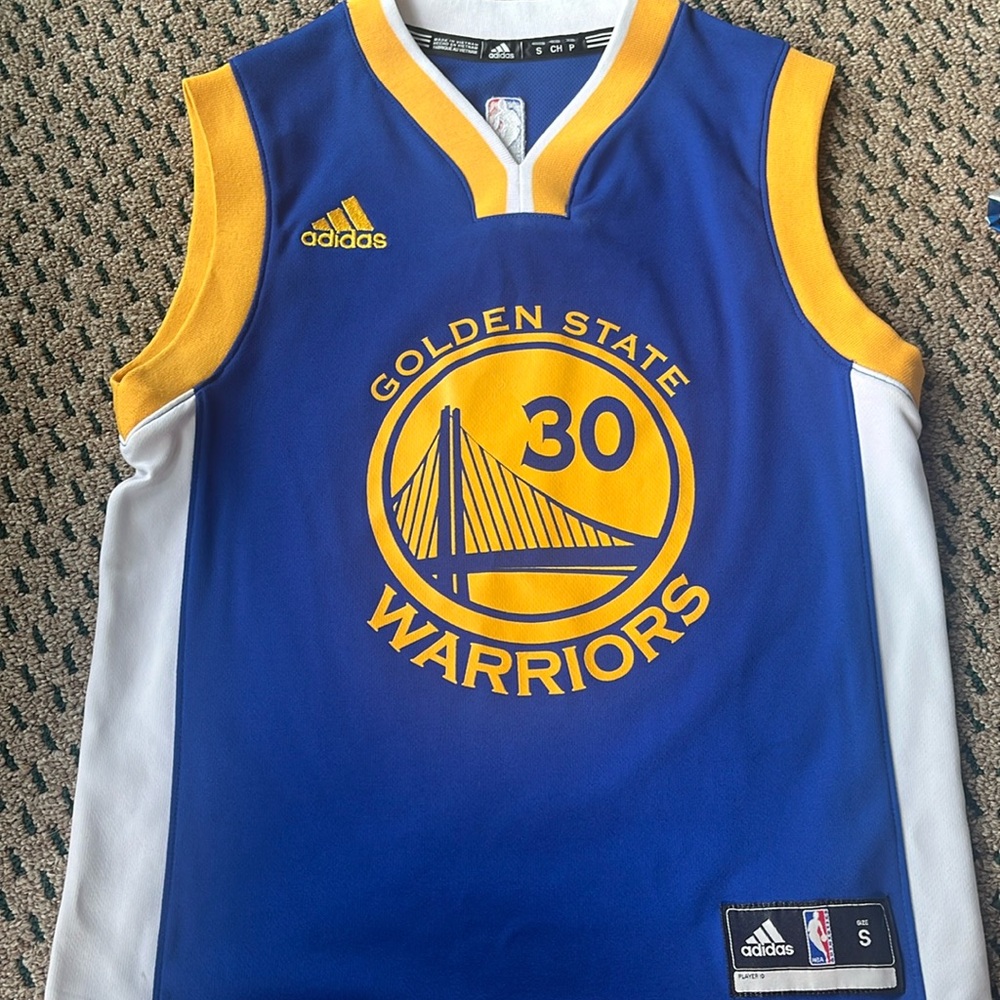 Boys warriors Curry jersey size small